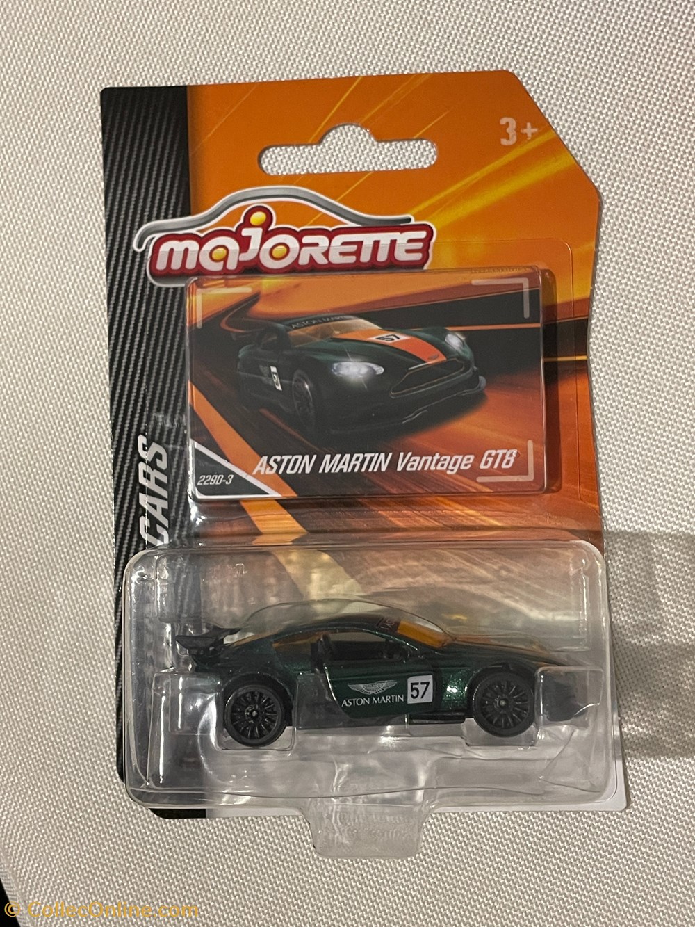 Aston Martin Vantage GT8 modeles reduits voitures aston martin vantage gt8