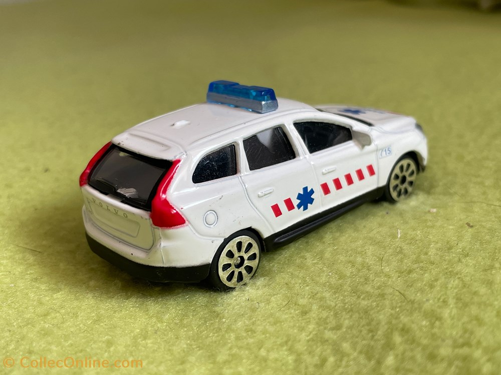 modeles reduits voitures volvo xc60 ambulance
