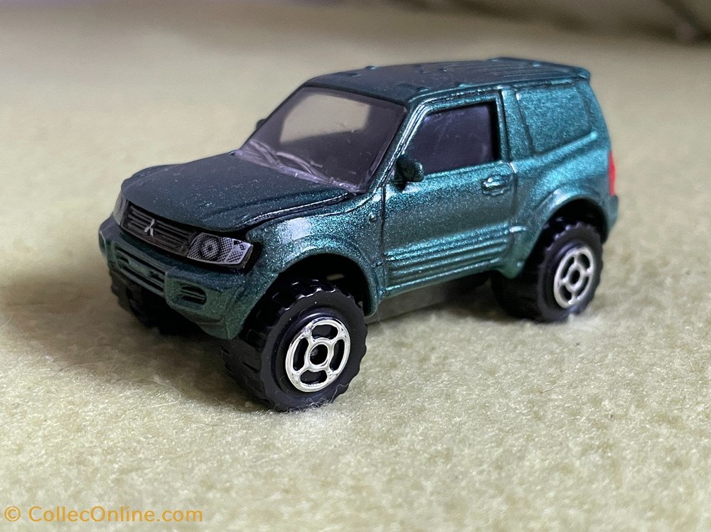 Mitsubishi Pajero - Models - Cars - Manufacturer Majorette - Scale 1/64