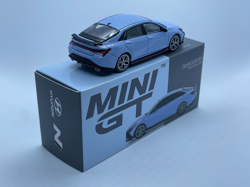 404 / Hyundai ELANTRA N modeles reduits voitures 404 hyundai elantra n