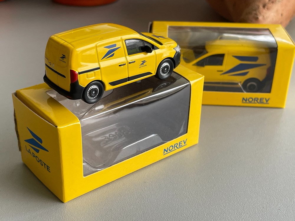 Renault Kangoo III Van 100% électrique La Poste modeles reduits voitures renault kangoo iii van 100 electrique la poste