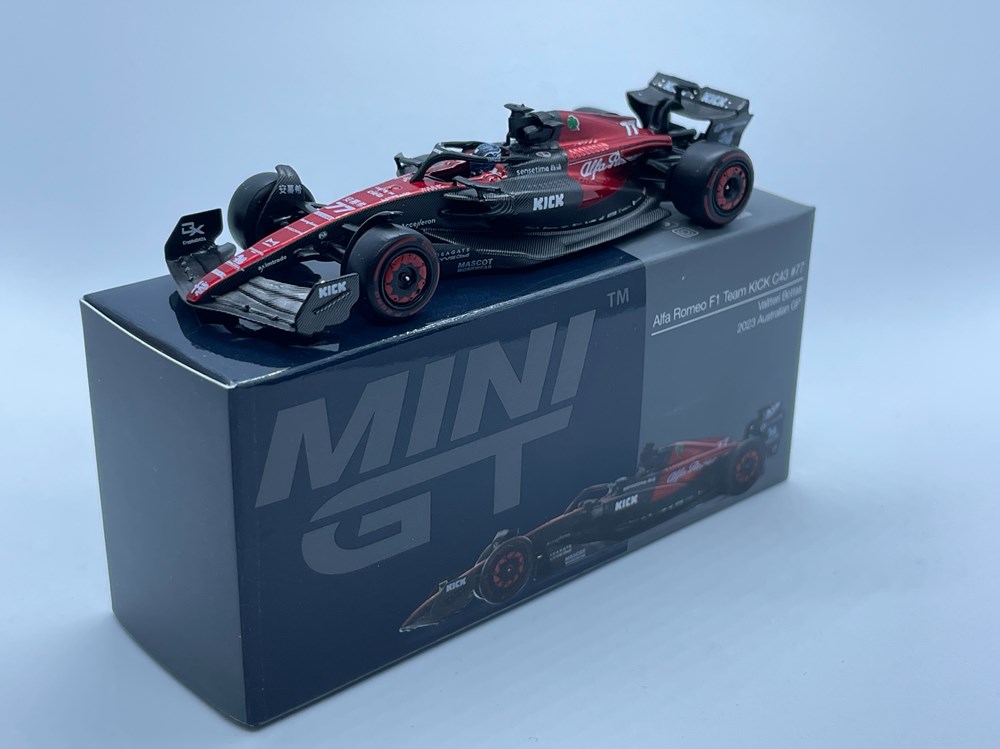 729 / Alfa Romeo F1 Team KICK C43 #77 modeles reduits voitures 729 alfa romeo f1 team kick c43 77