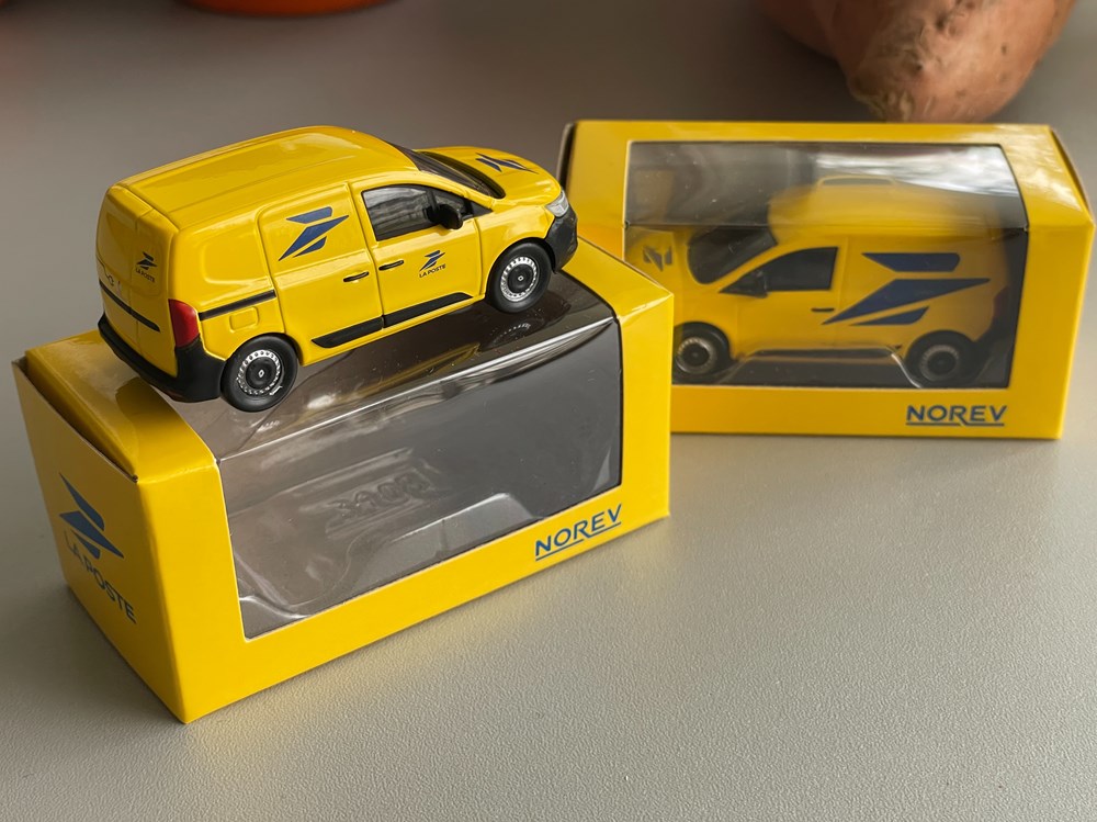 Renault Kangoo III Van 100% électrique La Poste modeles reduits voitures renault kangoo iii van 100 electrique la poste
