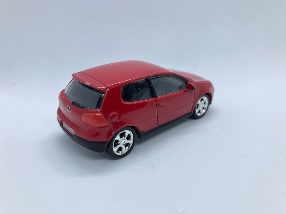 modeles reduits voitures volkswagen golf v gti