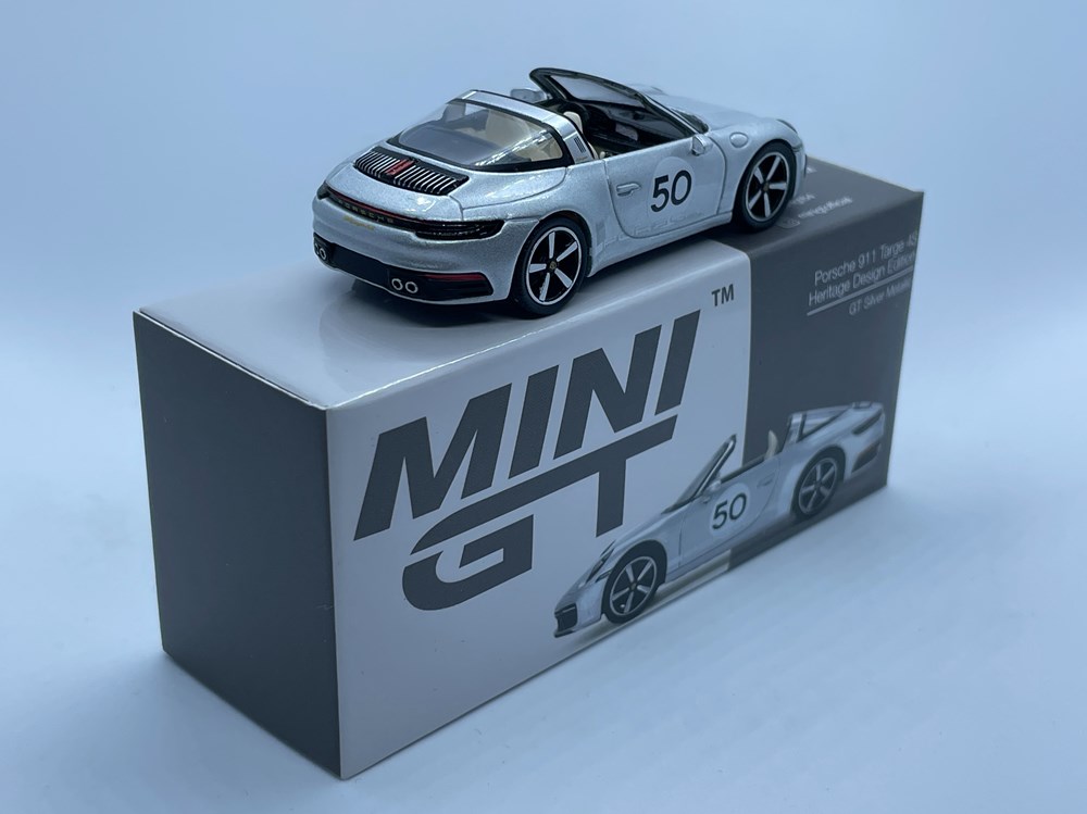 507 / Porsche 911 Targa 4S Heritage Design Edition modeles reduits voitures 507 porsche 911 targa 4s heritage design edition
