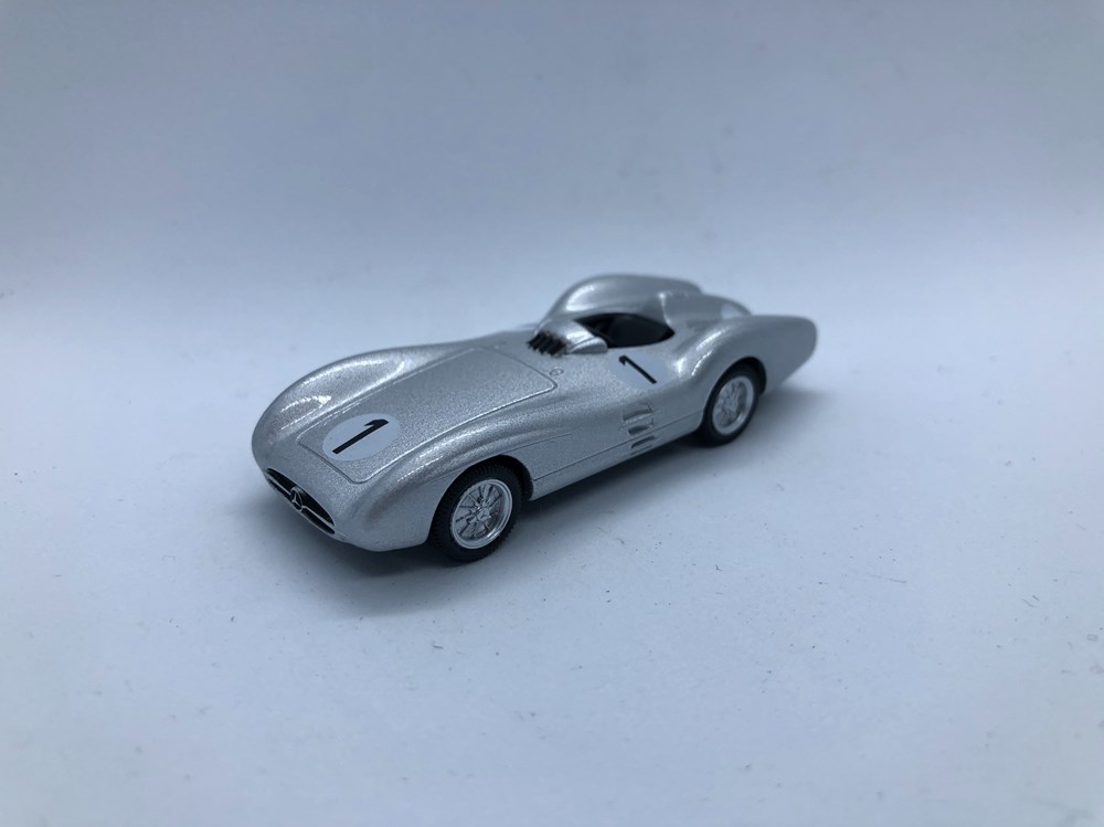 Mercedes-Benz W196R Stromlinie #1 modeles reduits voitures mercedes benz w196r stromlinie 1