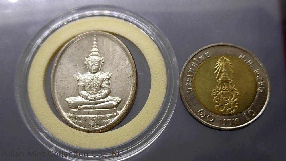 1982 - The Emerald Buddha - Silver Medal, In Summer season, (there is royal faith on the back) 3 medals 1982 the emerald buddha silver medal in summer season there is royal faith on the back