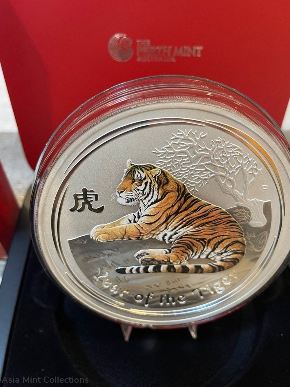 2010 Australia $30 (Series II) Lunar Year Of Tiger 1-Kilo Silver Coin with Topaz Gems on Eyes 2 coins ingots bullion 2010 australia 30 series ii lunar year of tiger 1 kilo silver coin with topaz gems on eyes