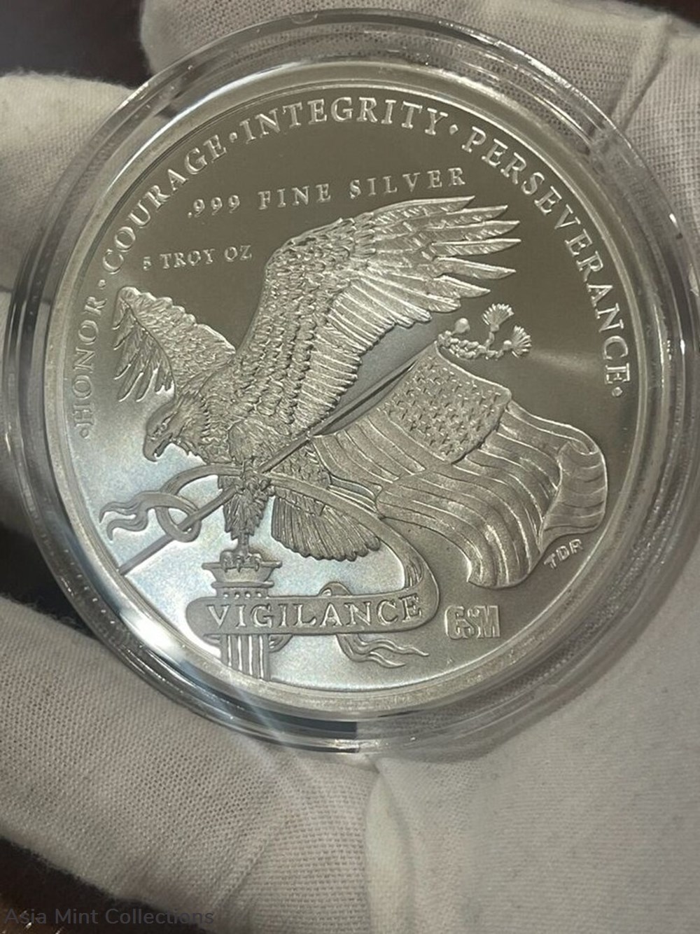 2022 - Donald J. Trump 45th President 5 oz Fine Silver Round 999 Fine BU IN A CAPSULE 3 coins ingots bullion coin 2022 donald j trump 45th president 5 oz fine silver round 999 fine bu in a capsule