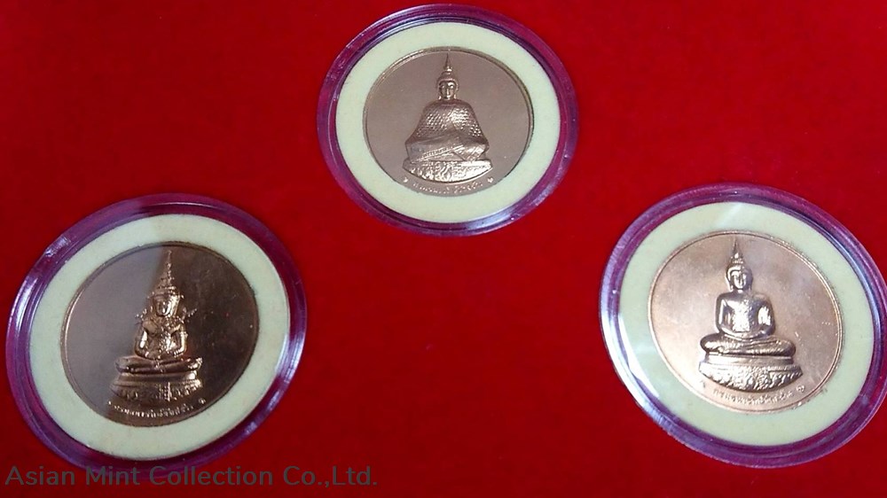 2002 - The Emerald Buddha-Bronze medal set of 3 seasons, the King's 75th birthday 2 medals 2002 the emerald buddha bronze medal set of 3 seasons the king s 75th birthday
