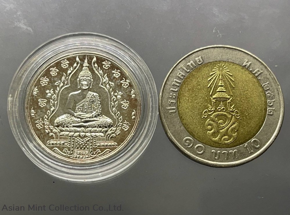 2004 - The Emerald Buddha- Silver polished coin, Series 2 of The Temple of the Emerald Buddha, 3 medals 2004 the emerald buddha silver polished coin series 2 of the temple of the emerald buddha