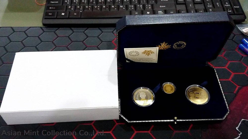 2015 - Gold coins set Commemorative 88th Birthday the King's Rama IX (99.99% made of gold) 4 ingots bullion 2015 gold coins set commemorative 88th birthday the king s rama ix 99 99 made of gold