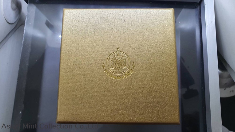 2011 - Commemorative Polished gold coin face 16000 baht, 84th birthday the King's Rama IX 5 coins ingots bullion 2011 commemorative polished gold coin face 16000 baht 84th birthday the king s rama ix