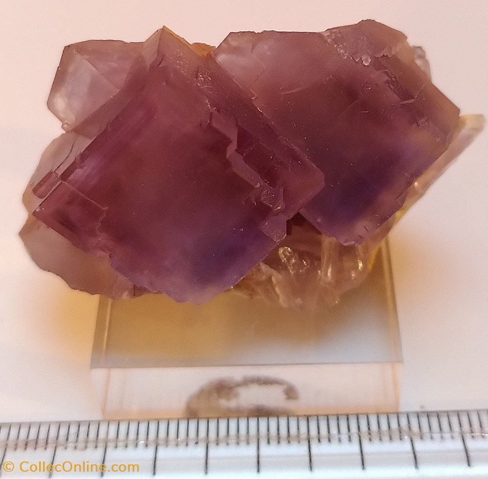 Fluorite, Berbes, Espagne (Asturies) mineraux meteorites fluorine fluorite berbes espagne asturies