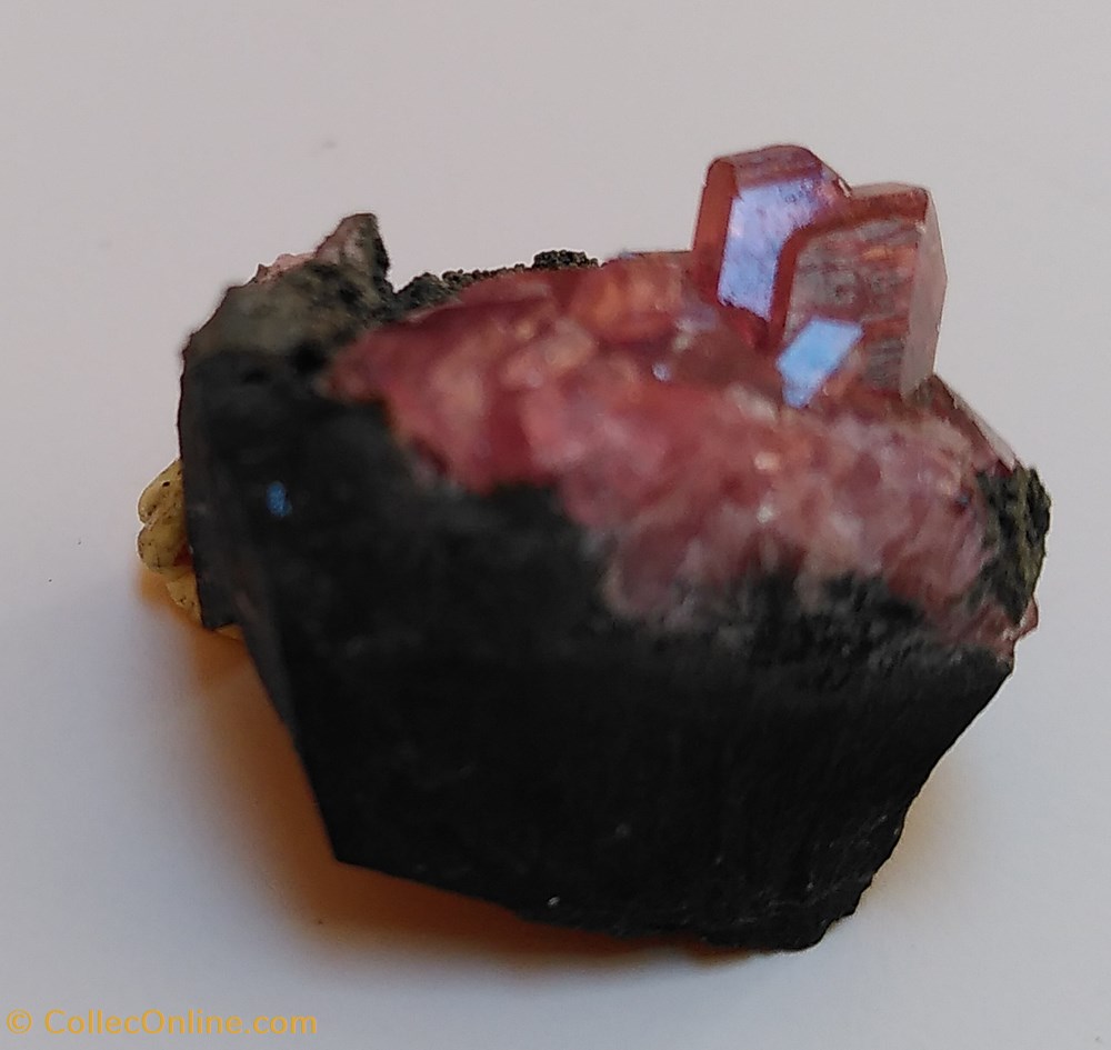 Rhodochrosite, mine d'Uchucchacua, Pérou 2 mineraux meteorites rhodochrosite mine uchucchacua perou