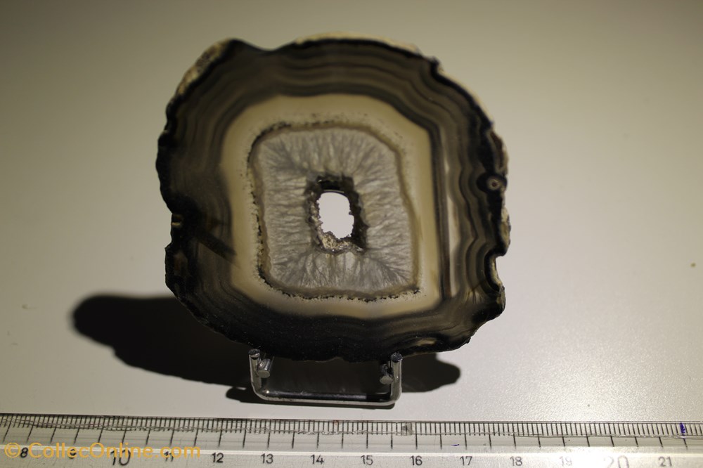 A021 Agate (E. Ipsis Soisy) mineraux meteorites 20211114161052 img 1773