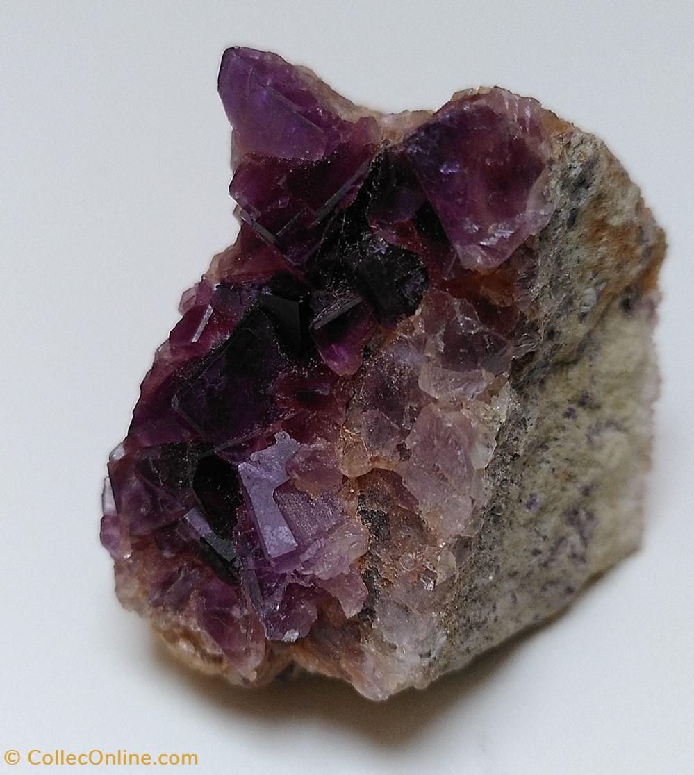 Fluorine Tounfit l'Orientale, 4x3x2,5 cm mineraux meteorites fluorine tounfit orientale 4x3x2 5 cm