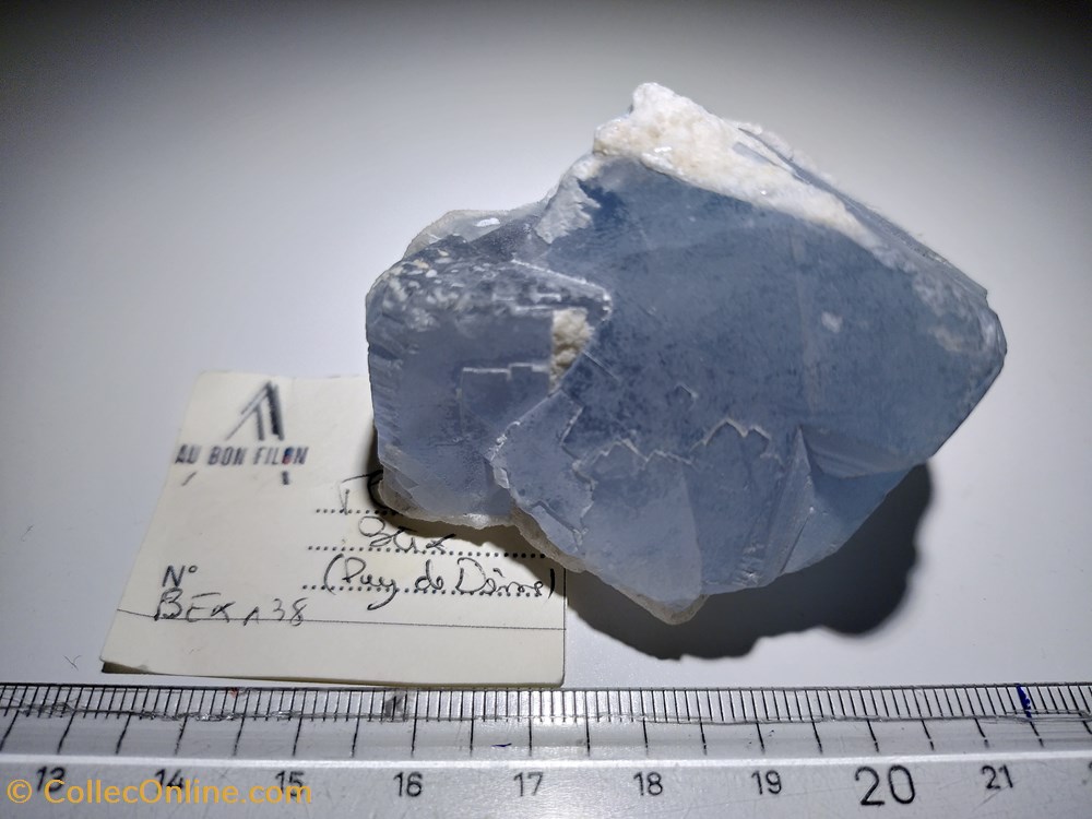 A013 Fluorine Le Beix Puy-de-Dôme France mineraux meteorites img 20211104 180039