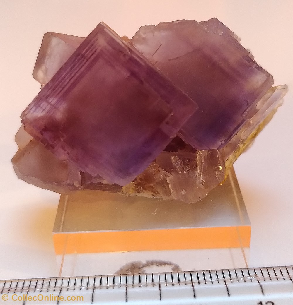 Fluorite, Berbes, Espagne (Asturies) mineraux meteorites fluorine fluorite berbes espagne asturies