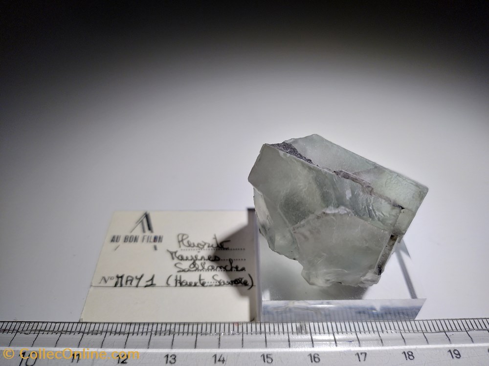 A014 Fluorine Mayères Sablanches Haute-Savoie France mineraux meteorites img 20211104 180320