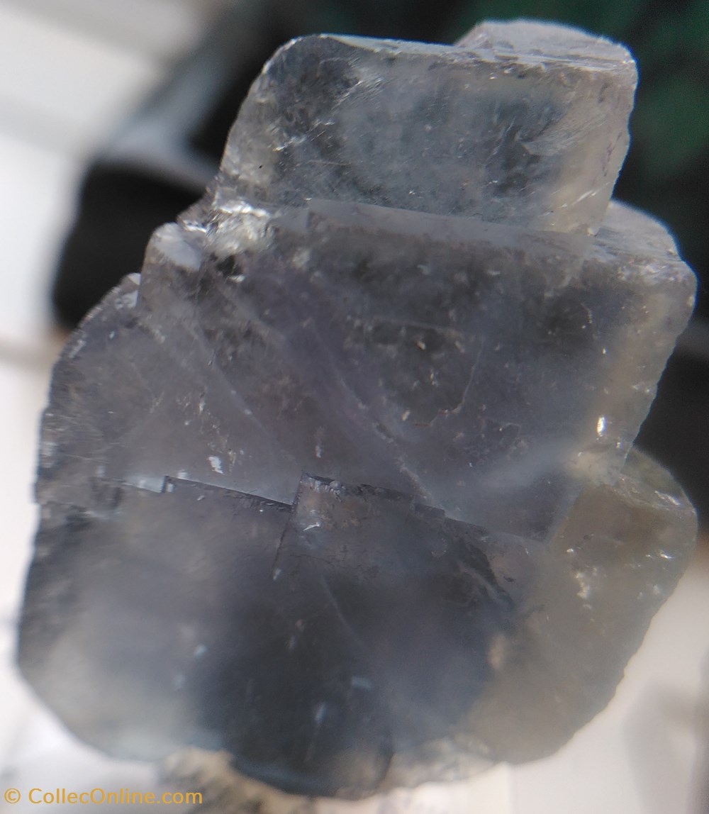 Fluorine bleue, Mine du Beix, Puy-de-Dôme, France mineraux meteorites fluorine bleue mine du beix puy de dome france