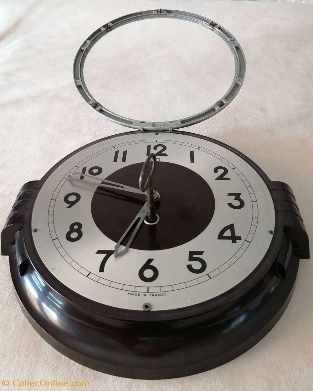 bijoux horlogerie horloges pendules pendule murale japy en bakelite