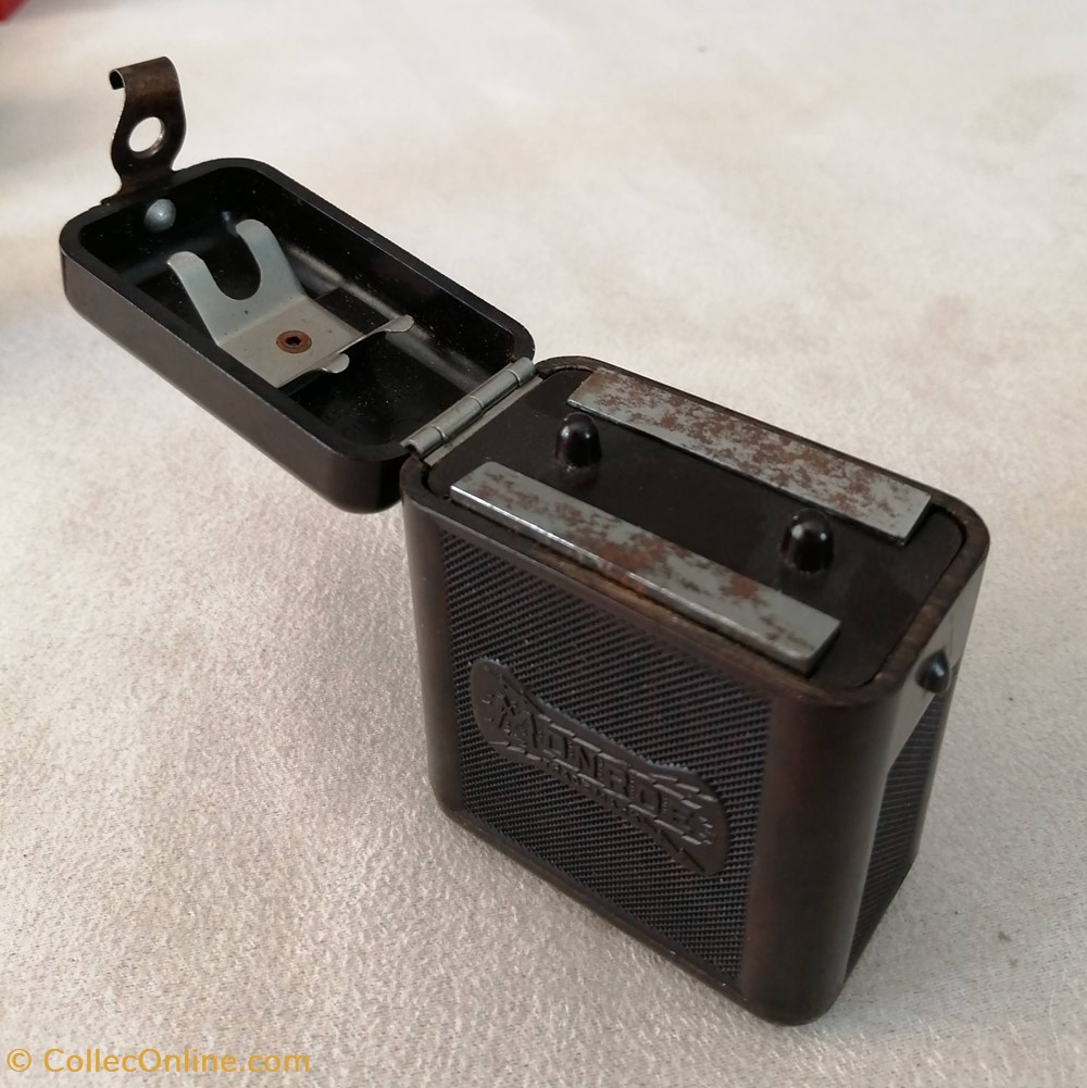parfums beaute rasoirs aiguiseur magnetique monroe annees 30