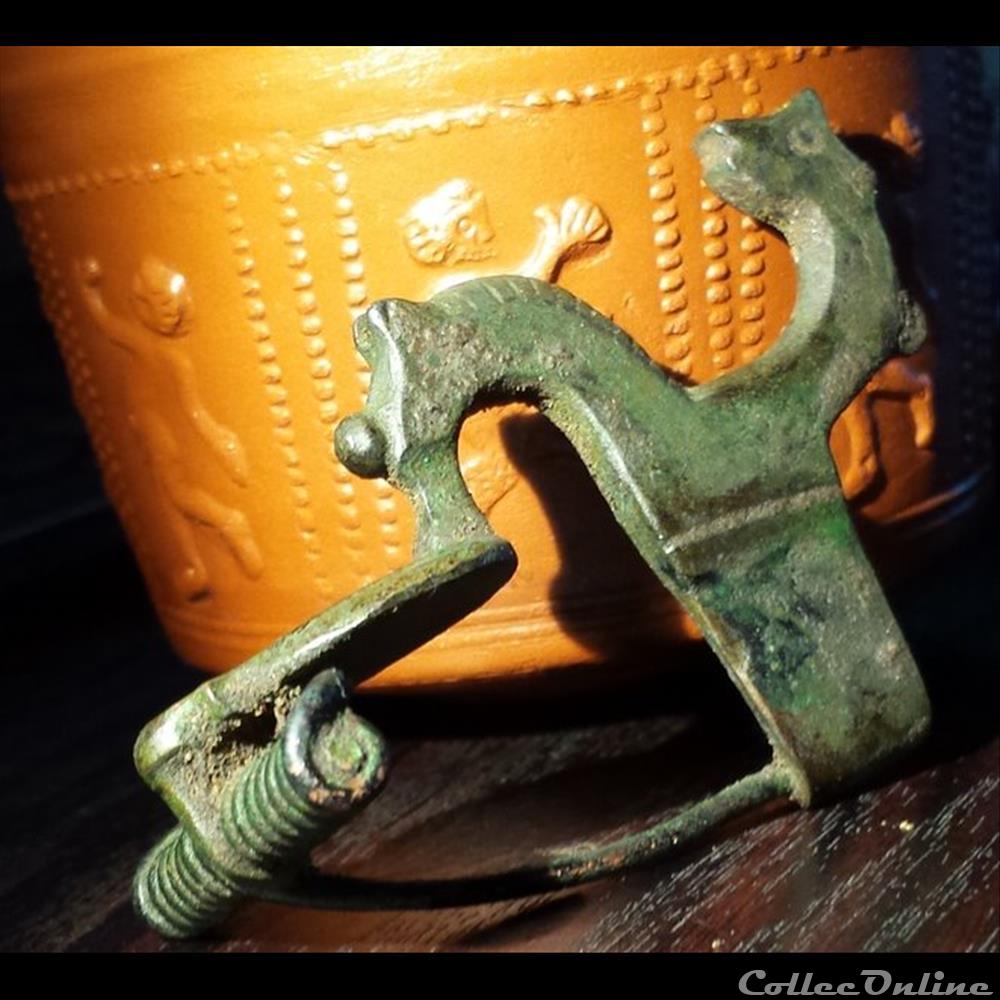Fibule double buste de cheval 2 art antiquite autre fibule double buste de cheval