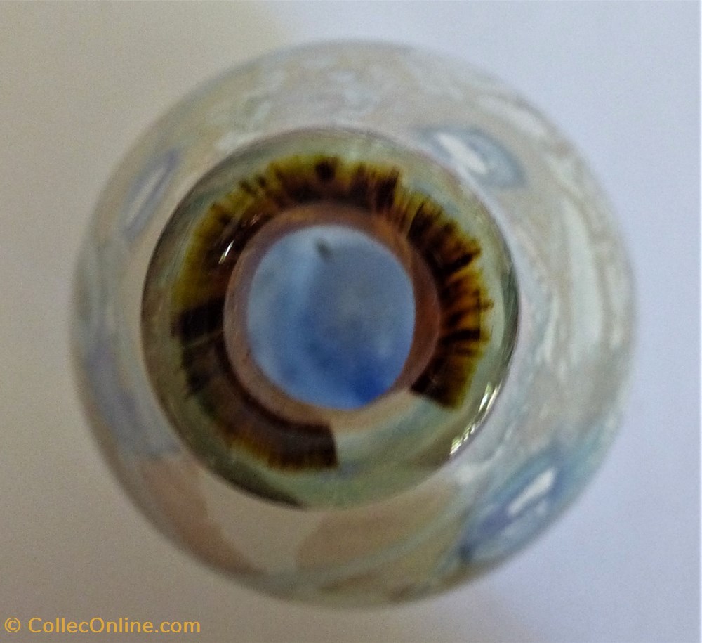 Vase effets laves avec inclusions or et argent-Année 1990 art de table argenterie objets verre vase effets laves avec inclusions or et argent annee 1990