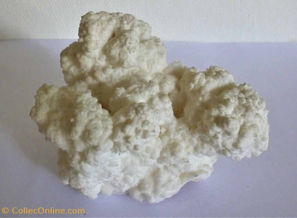 Aragonite blanche mineraux meteorites aragonite blanche