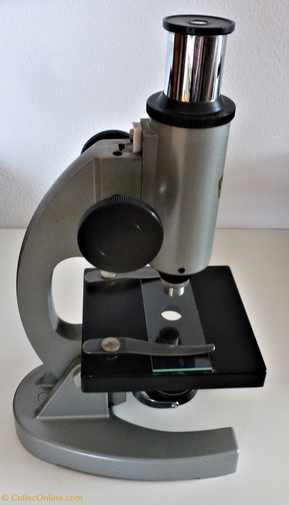 science medecine microscope optico paris
