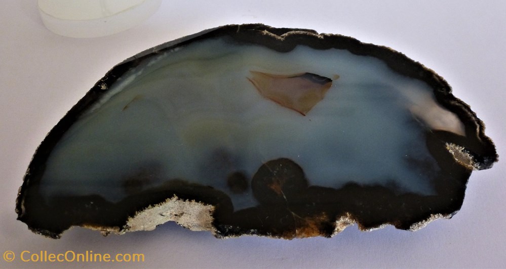 Agate blanche mineraux meteorites agate blanche