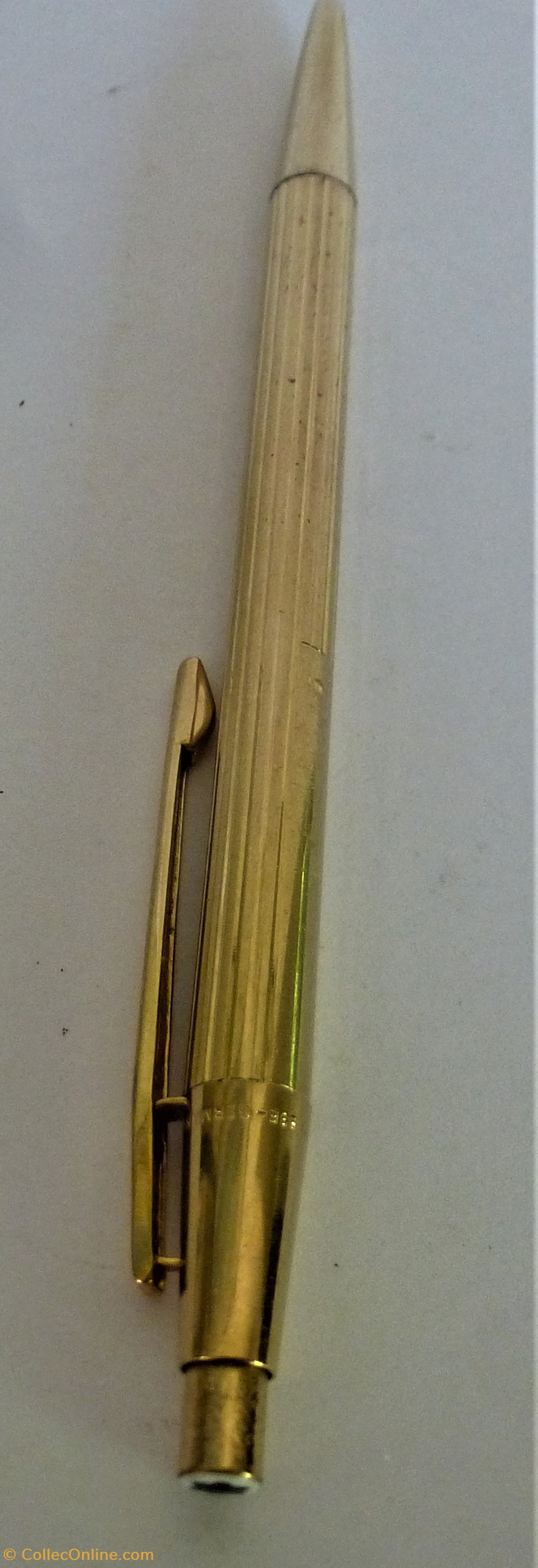 divers crayons stylos mont blanc porte crayon noblesse