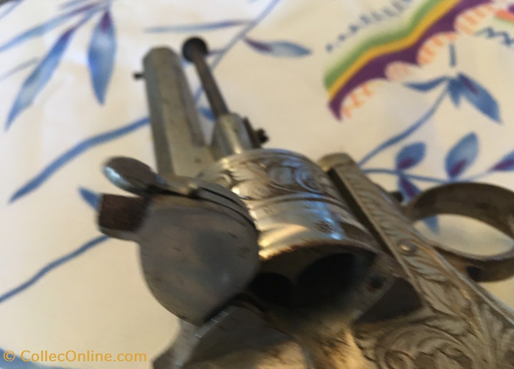 militarium arme feux ancienne lefaucheux revolver six coups 12 mm