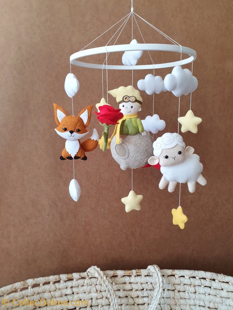 Mobile en feutrines divers decorations magnets autocollants mobile en feutrines