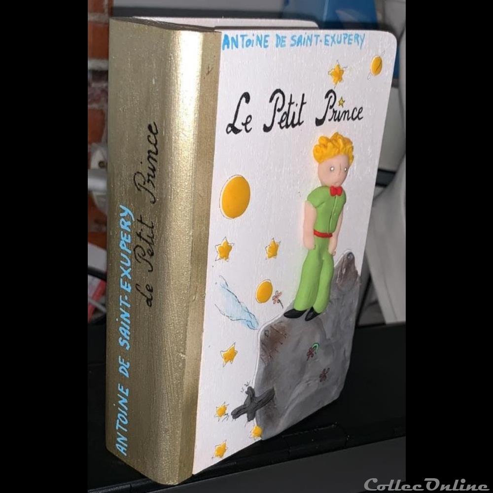 LIVRE BOIS AVEC FIGURINE EN RELIEF FIMOLEO autre livre bois avec figurine en relief fimoleo