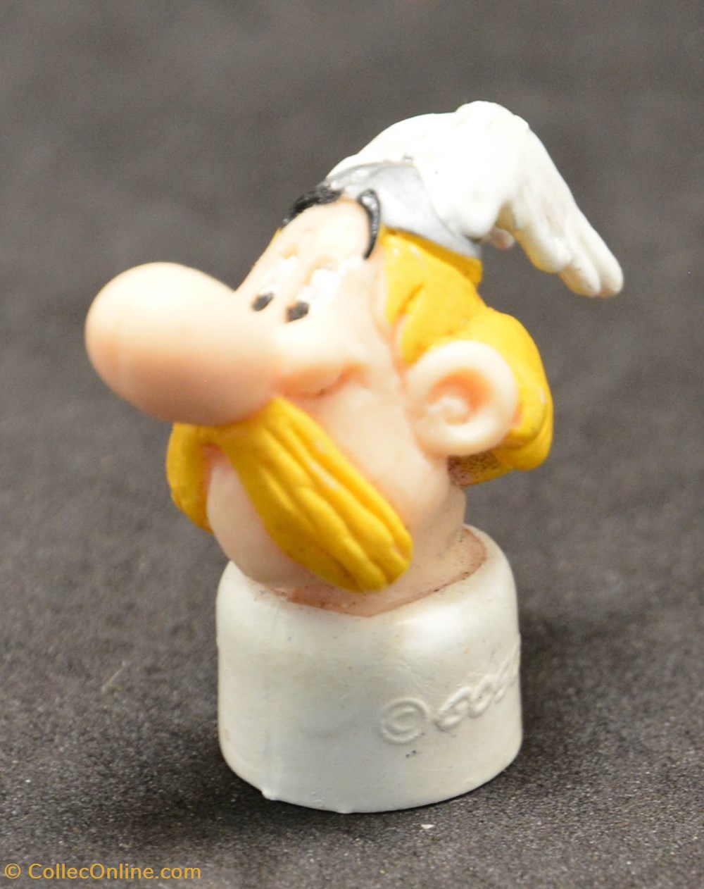 figurines mini babybel 2000 3 cm embout de crayon asterix