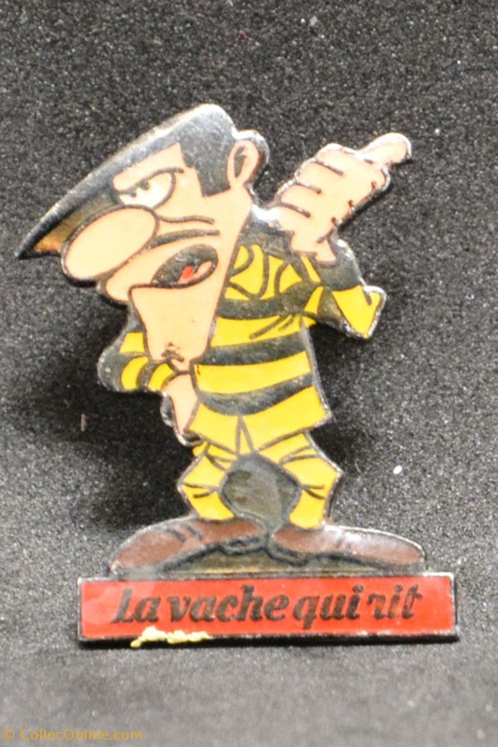 divers pin s badges lucky luke la vache qui rit dalton
