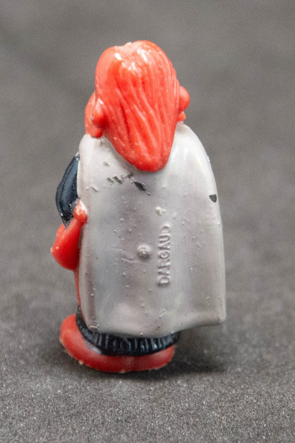 Bonbons Dupont d'Isigny - 1969 - 17 - Rouge - Druide (repeint) figurines bonbons dupont isigny 1969 17 rouge druide repeint