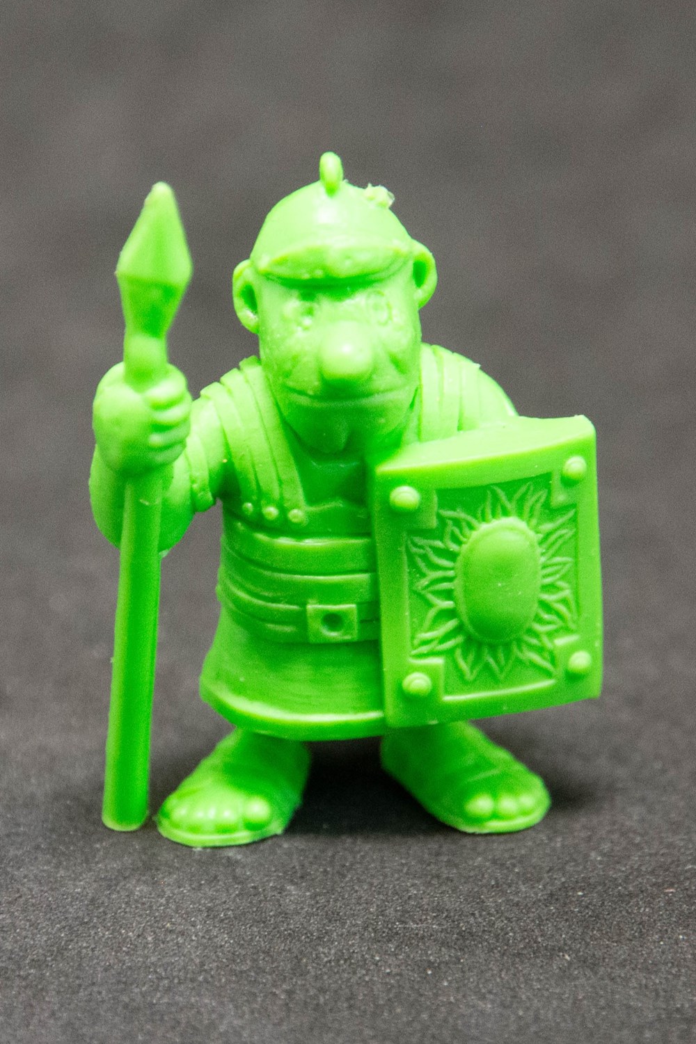 Glaces Motta - 1980 - 19 - Vert clair - Légionnaire II avec pilum figurines glaces motta 1980 19 vert clair legionnaire ii avec pilum