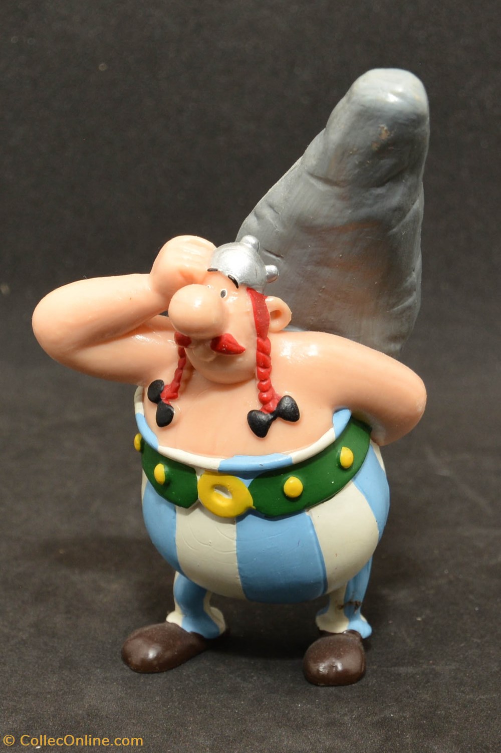 Plastoy - 1997 - 10 cm - Obélix portant un menhir figurines plastoy 1997 10 cm obelix portant un menhir