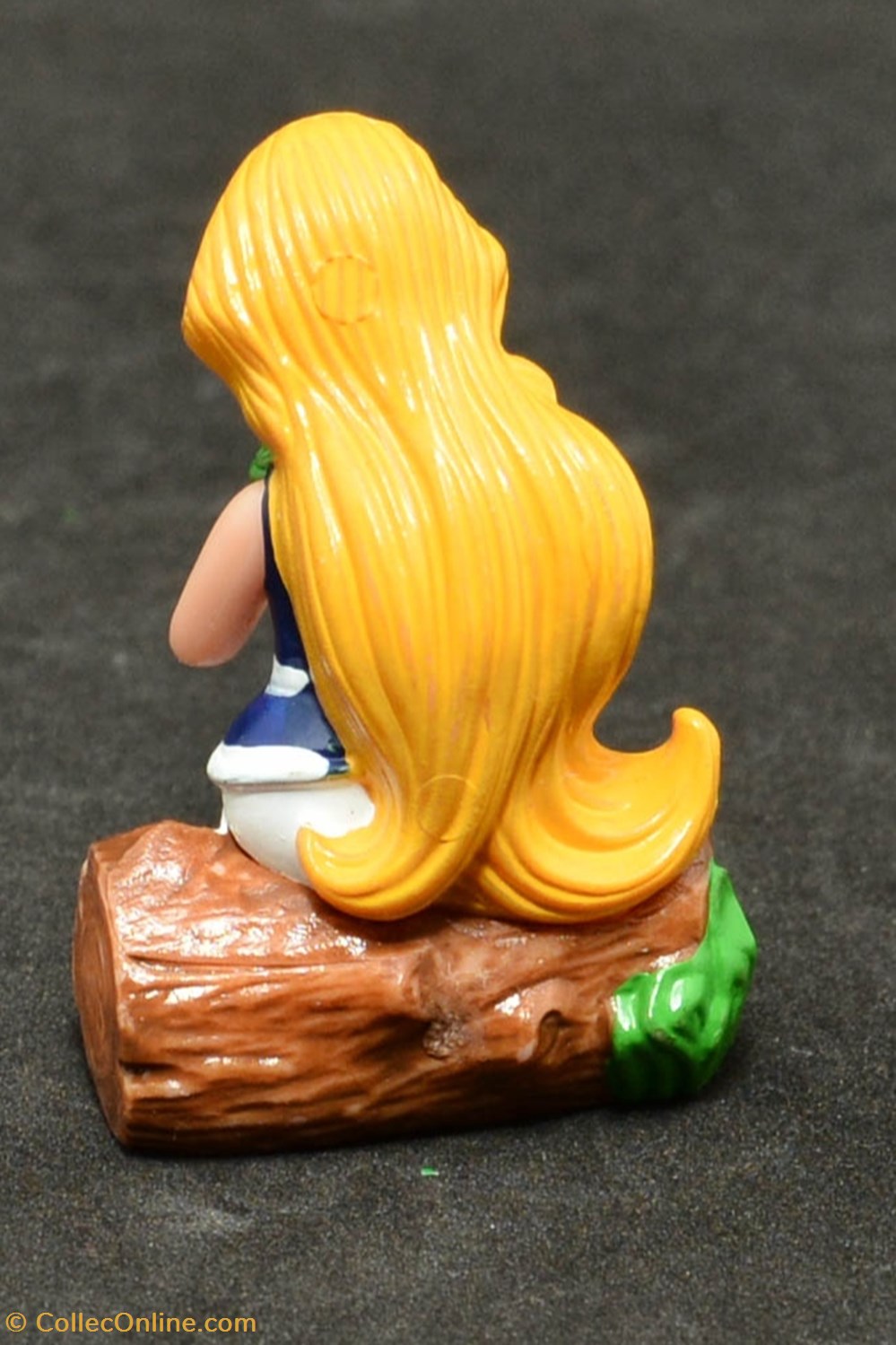 Série 03 - Astérix et les romains - 2003 - 03 - Falbala 2 figurines serie 03 asterix et les romains 2003 03 falbala