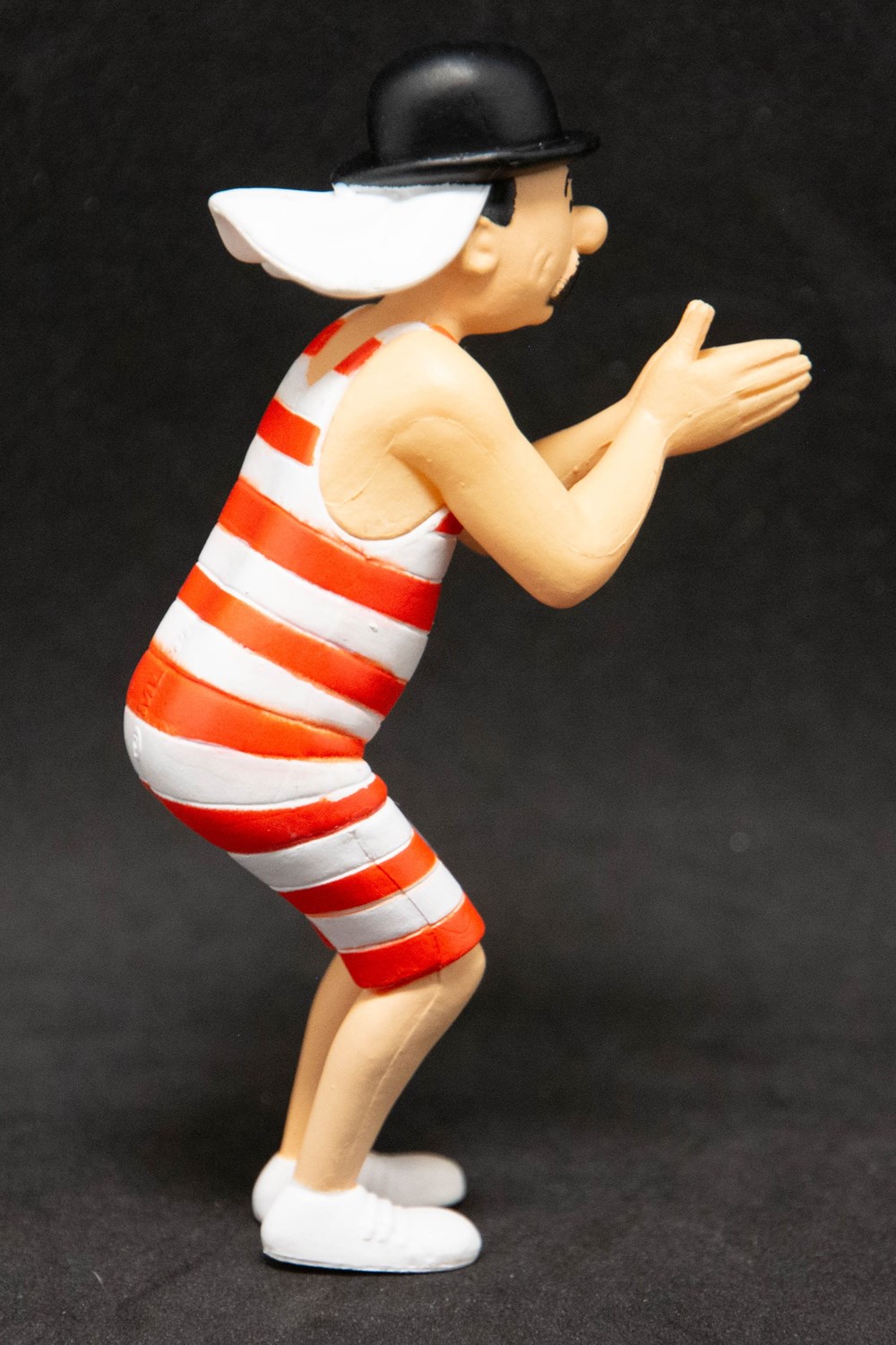 Moulinsart - 2011 - Dupont baigneur - 8,5 cm - ML11 figurines moulinsart 2011 dupont baigneur 8 5 cm ml11