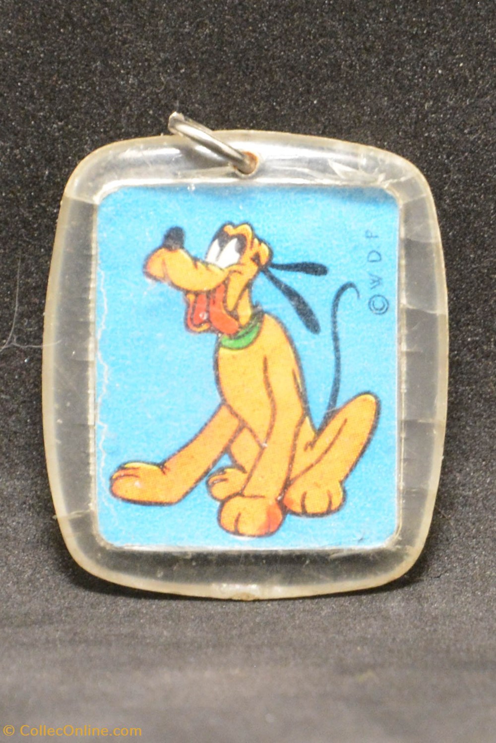 divers disney porte cle pluto biscuiterie mirbeau