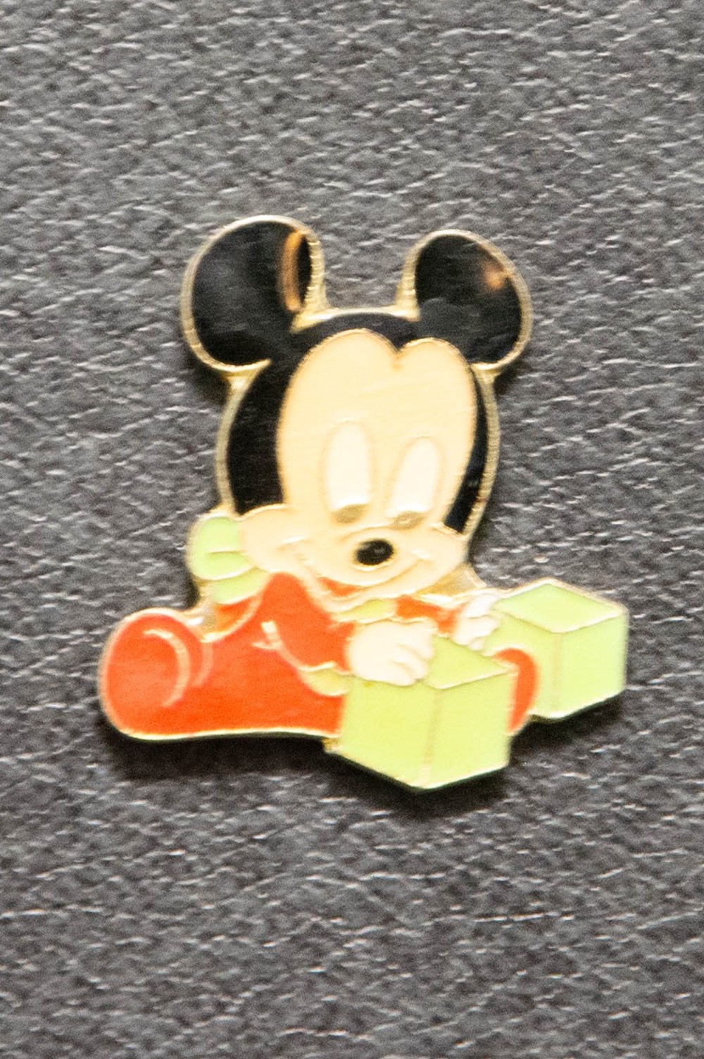 divers pin s badges mickey baby 02