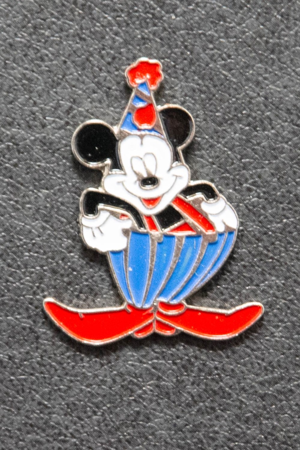 divers pin s badges mickey 22