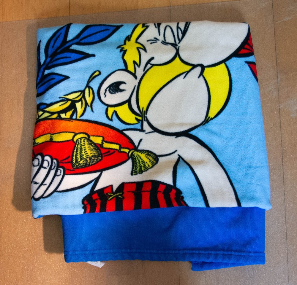 Cora - 2024 - Serviette de plage - Astérix vetements accessoires cora 2024 serviette de plage asterix