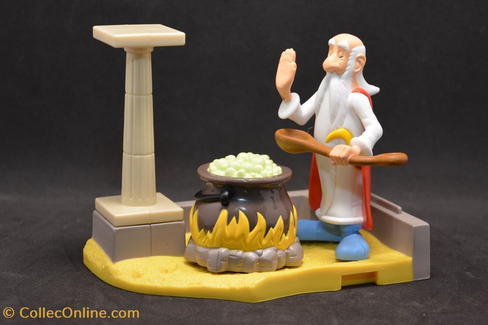 Mc Donald's - 2002 - Happy Meal - Scéne Panoramix figurines mc donald s 2002 happy meal scene panoramix