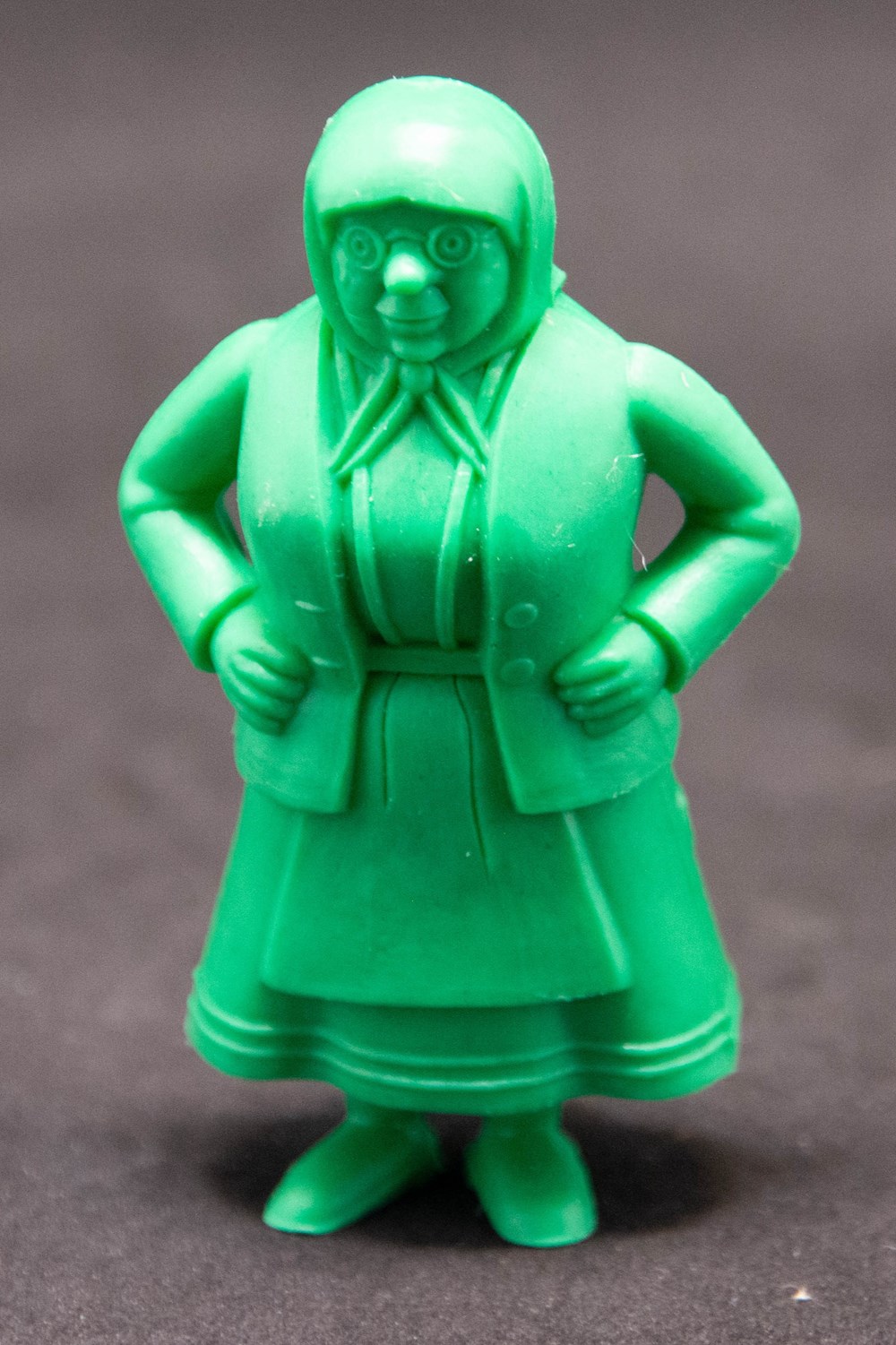 Belvision - 1973 - Madame Vlek - vert figurines belvision 1973 madame vlek vert