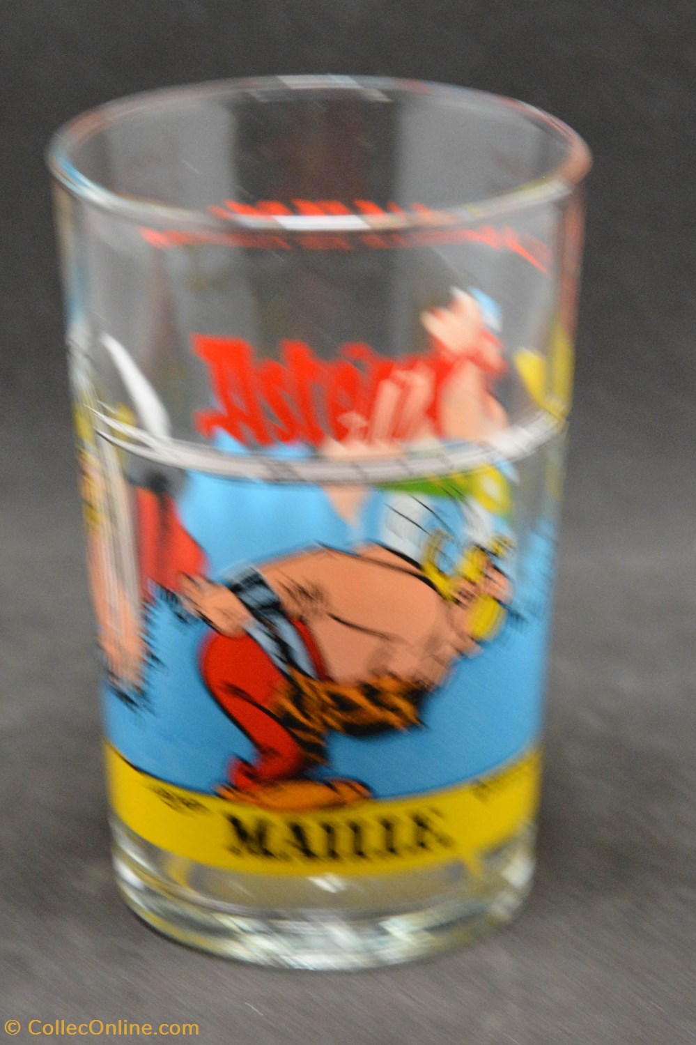 Série 016 - 1990 - Maille - n°5 - La bataille de poisson art table argenterie verres serie 016 1990 maille n 5 la bataille de poisson